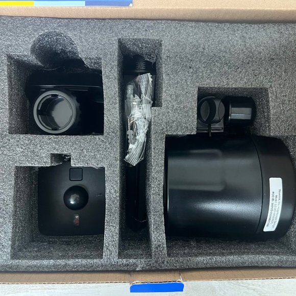 4 PACK Smart wireless Motion Sensor + Spotlight Kit NEW in box - Picture 3 of 9